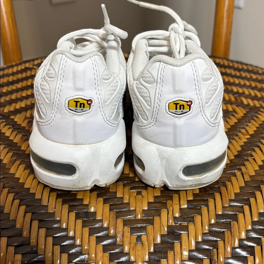 Nike Air Max Plus Triple White Metallic Silver CW7044-100 7Y